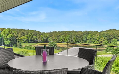 Sedine - 500M from the Sea: Gras, Huis, Land Lot, Tuin, Groundcover, Deur, Siding, Boerderij, Garden Gebouwen