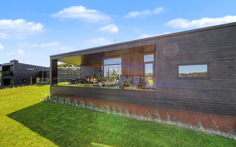 Sedine - 500M from the Sea: Gras, Facade, Architectuur, Land Lot, Huis, Tuin, Groundcover, Siding, Landgoed, Werf