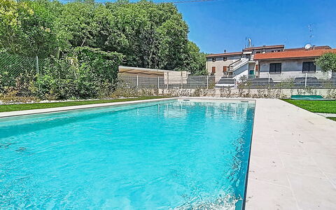 Residence Borgo Marinoni - Due: Zwembad, Woongebied, Thermae, Toevlucht, Samengesteld Materiaal, Vrije Tijd, Landgoed, Kunstgras, Hacienda, Villa