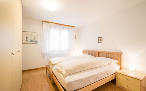 Val Mulin 8.2: Bed, Slaapkamer, Interieur Ontwerp, Meubilair, Hout, Laken, Bedding, Kamer, Verdieping, Plafond
