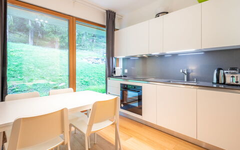 Cuolm Liung Apt. 52: Interieur Ontwerp, Keuken, Flooring, Hout, Meubilair, Countertop, Toestel Van De Keuken, Major Appliance, Plafond, Verdieping