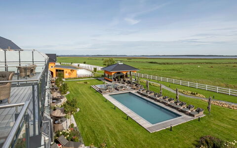 Rambin 100: Zwembad, Villa, Toevlucht, Eco Hotel, Buitenmeubels, Badplaats