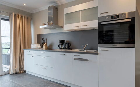 Rambin 100: Keuken, Cabinetry, Countertop, Flooring, Major Appliance, Toestel Van De Keuken, Interieur Ontwerp, Lade, Verdieping, Kast