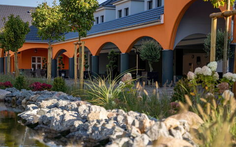 Rambin 100: Landgoed, Landscaping, Hacienda, Tuin, Schaduw, Binnenplaats, Villa, Werf, Eco Hotel, Herenhuis