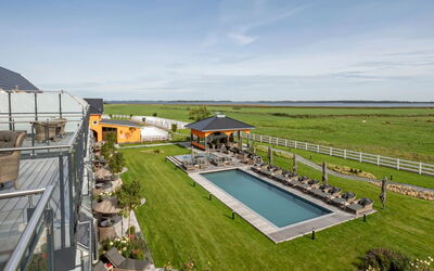 Rambin 100: Zwembad, Villa, Toevlucht, Eco Hotel, Buitenmeubels, Badplaats