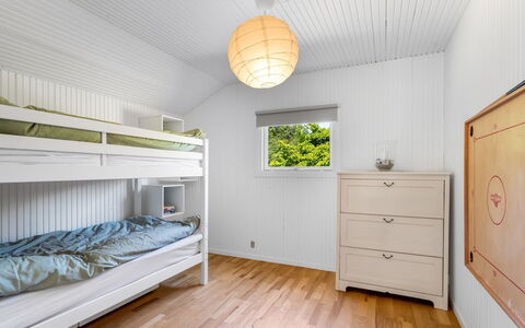 Lagho - 400M from the Sea: Hout, Flooring, Interieur Ontwerp, Verdieping, Plafond, Slaapkamer, Houten Vloer, Beits, Bed, Hardwood