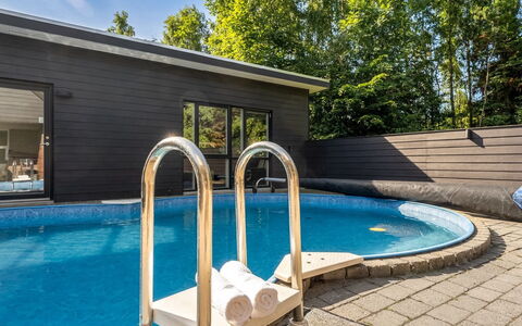 Ingward - 200M to the Fjord: Meubilair, Buitenmeubels, Stoel, Schaduw, Buitentafel, Kamerplant, Patio, Werf, Ontwerp, Balkon