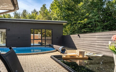 Ingward - 200M to the Fjord: Meubilair, Buitenmeubels, Stoel, Schaduw, Buitentafel, Kamerplant, Patio, Werf, Ontwerp, Balkon