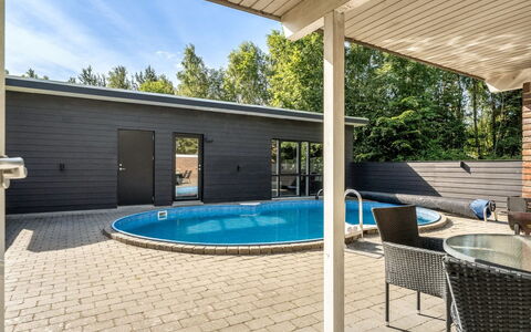 Ingward - 200M to the Fjord: Meubilair, Buitenmeubels, Stoel, Schaduw, Buitentafel, Kamerplant, Patio, Werf, Ontwerp, Balkon