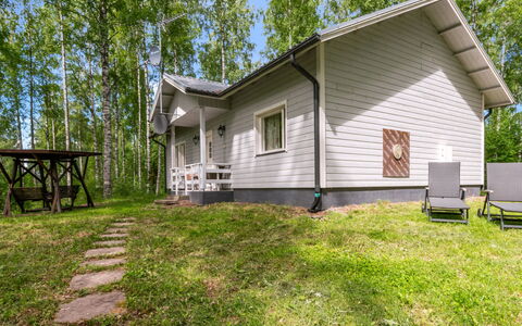 Lääsänäyräs: Meubilair, Buitenmeubels, Stoel, Schaduw, Buitentafel, Kamerplant, Patio, Werf, Ontwerp, Balkon