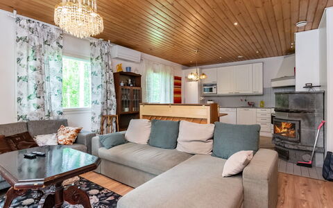 Lääsänäyräs: Meubilair, Buitenmeubels, Stoel, Schaduw, Buitentafel, Kamerplant, Patio, Werf, Ontwerp, Balkon