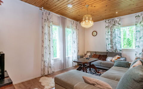 Lääsänäyräs: Meubilair, Buitenmeubels, Stoel, Schaduw, Buitentafel, Kamerplant, Patio, Werf, Ontwerp, Balkon