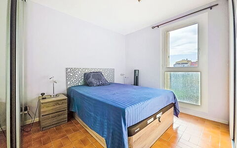 L'Acropole: Interieur Ontwerp, Bed, Flooring, Verdieping, Slaapkamer, Muur, Meubilair, Kamer, Laken, Hout
