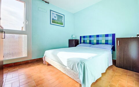 L'Acropole: Interieur Ontwerp, Verdieping, Flooring, Kamer, Slaapkamer, Bed, Appartement, Plafond, Bedding, Laken