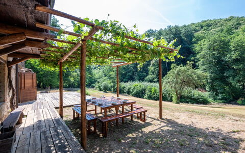 La Baluna: Meubilair, Buitenmeubels, Stoel, Schaduw, Buitentafel, Kamerplant, Patio, Werf, Ontwerp, Balkon
