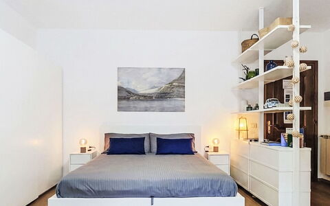 Riva&Lago: Meubilair, Buitenmeubels, Stoel, Schaduw, Buitentafel, Kamerplant, Patio, Werf, Ontwerp, Balkon
