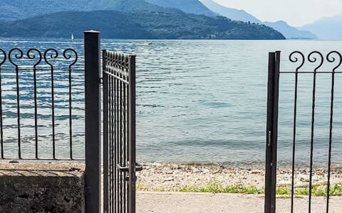 Riva&Lago: Zwemwater, Kust En Oceanic Landvormen, Zee, Kust, Ochtend, Meer, Oceaan, Hek, Kust, Bergketen