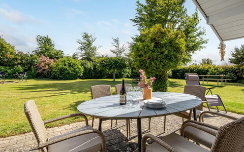 Kristanna - 1.2Km from the Sea: Meubilair, Buitenmeubels, Stoel, Tafel, Buitentafel, Keuken En Eettafel, Tuin, Schaduw, Patio, Gazon