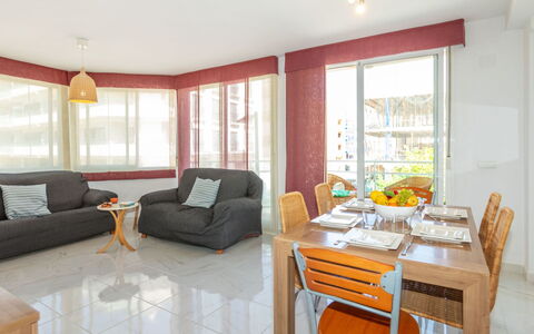 Sagredo: Meubilair, Stoel, Interieur Ontwerp, Tafel, Kamer, Beits, Balkon, Plafond, Eco Hotel, Hardwood
