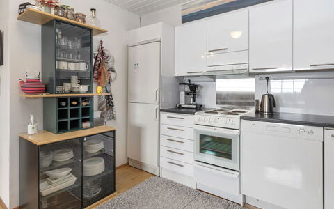 Teerenpesue D 27: Toestel Van De Keuken, Keuken, Meubilair, Countertop, Major Appliance, Flooring, Interieur Ontwerp, Cabinetry, Huishoudapparatuur, Hout