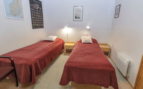 Teerenpesue D 27: Verdieping, Flooring, Muur, Meubilair, Bed, Slaapkamer, Interieur Ontwerp, Hout, Laken, Bedding
