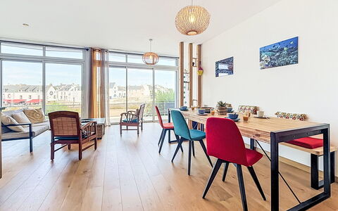 Sombreuil: Meubilair, Interieur Ontwerp, Flooring, Verdieping, Stoel, Houten Vloer, Tafel, Hout, Keuken En Eettafel, Eetkamer
