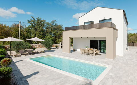 Divine: Meubilair, Buitenmeubels, Stoel, Tuin, Beits, Gazon, Hardwood, Schaduw, Backyard