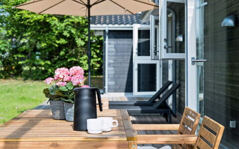 Antonie - 4.2Km from the Sea: Meubilair, Buitenmeubels, Hout, Stoel, Tafel, Buitentafel, Bloempot, Dek, Hardwood, Deur