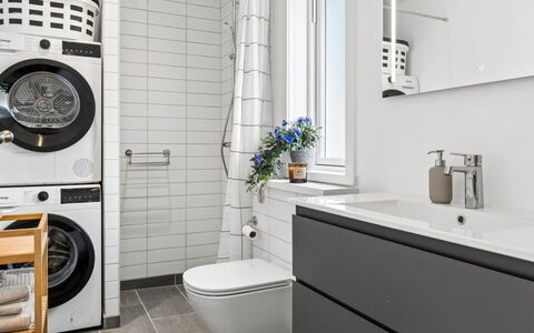 Antonie - 4.2Km from the Sea: Wasmachine, Wasdroger, Wasruimte, Flooring, Interieur Ontwerp, Verdieping, Major Appliance, Laundry, Loodgieterswerkinrichting, Kamer