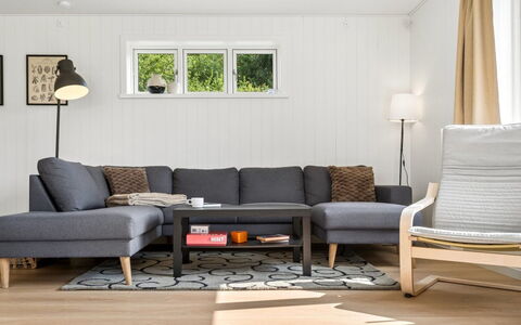 Antonie - 4.2Km from the Sea: Meubilair, Interieur Ontwerp, Flooring, Hout, Woonkamer, Verdieping, Bankstel, Houten Vloer, Huis, Kamer