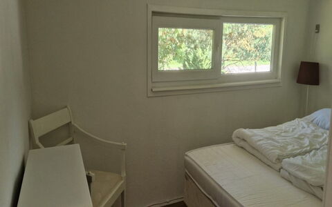 Birge - 600M from the Sea: Verdieping, Hout, Interieur Ontwerp, Flooring, Meubilair, Slaapkamer, Bed, Kamer, Laken, Bedding