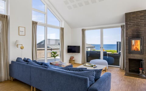 Andriette - 50M from the Sea: Meubilair, Bankstel, Interieur Ontwerp, Flooring, Verdieping, Huis, Woonkamer, Plafond, Appartement