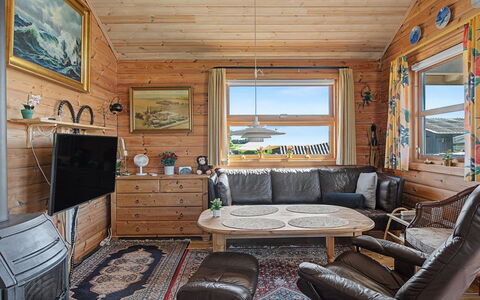 Evdokija - 50M from the Sea: Hout, Meubilair, Interieur Ontwerp, Plafond, Huis, Woonkamer, Verdieping, Blokhut, Bankstel, Kamer