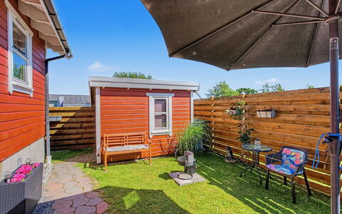 Evdokija - 50M from the Sea: Huis, Tuin, Siding, Beits, Werf, Verblijf, Buitenmeubels, Gazon, Backyard, Stoel