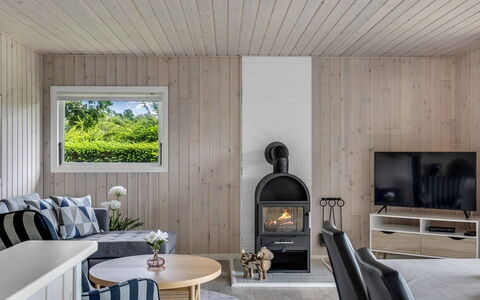 Jovana - 500M from the Sea: Woongebied, Appartement, Landgoed, Toevlucht, Herenhuis, Balkon, Villa, Zwembad