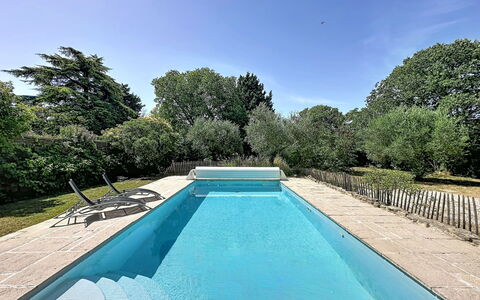 Villa Piscine - Aigues-Vives: Woongebied, Appartement, Landgoed, Toevlucht, Herenhuis, Balkon, Villa, Zwembad