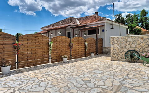 Denis: Woongebied, Appartement, Landgoed, Toevlucht, Herenhuis, Balkon, Villa, Zwembad