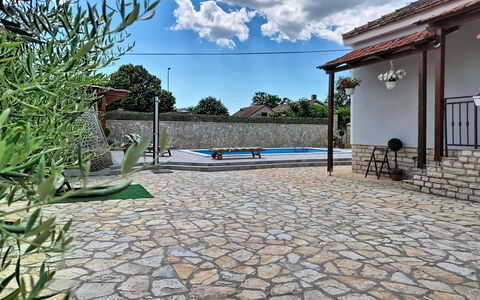 Denis: Woongebied, Appartement, Landgoed, Toevlucht, Herenhuis, Balkon, Villa, Zwembad