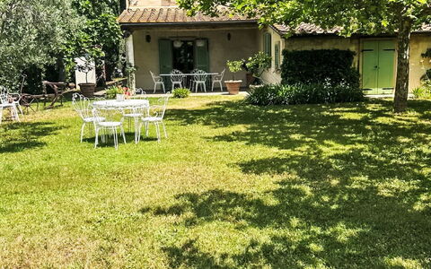 Cairaossa Tuscan Retrait: Meubilair, Interieur Ontwerp, Flooring, Verdieping, Houten Vloer, Hout, Stoel, Plafond, Keuken En Eettafel, Tafel