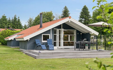 Naninja - 680M from the Sea: Huis, Verblijf, Landgoed, Schaduw, Toevlucht, Garden Gebouwen, Siding, Veranda, Buitenmeubels, Eco Hotel