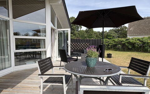 Eerika - 1Km from the Sea: Meubilair, Buitenmeubels, Stoel, Tafel, Buitentafel, Keuken En Eettafel, Veranda, Dek, Schaduw, Hardwood