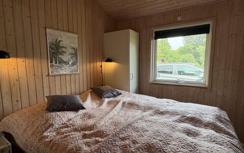 Eerika - 1Km from the Sea: Hout, Slaapkamer, Flooring, Verdieping, Hardwood, Bed, Beits, Laken, Bed Frame, Bedding
