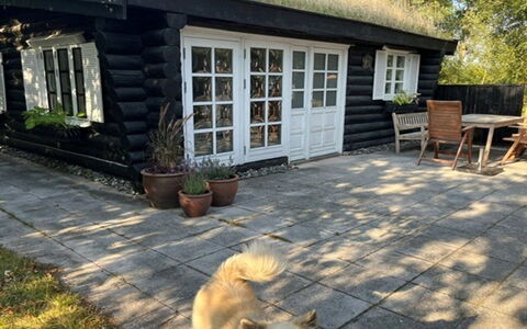 Armund - 50M from the Sea: Meubilair, Verblijf, Buitenmeubels, Garden Gebouwen, Blokhut, Werf, Hardwood, Backyard, Siding, Thatching