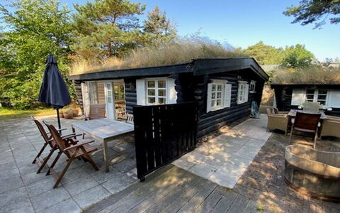 Armund - 50M from the Sea: Hout, Verblijf, Thatching, Blokhut, Schaduw, Hardwood, Buitenmeubels, Plank, Dek, Hut