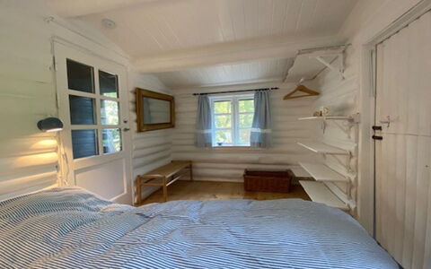Armund - 50M from the Sea: Hout, Verdieping, Meubilair, Interieur Ontwerp, Flooring, Huis, Plafond, Slaapkamer, Bed, Kamer