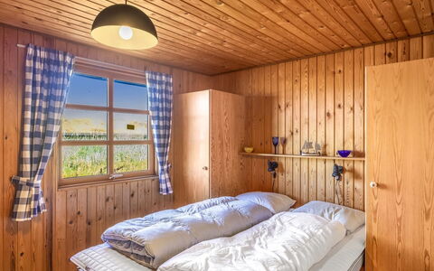 Satu - 1.5Km from the Sea: Hout, Slaapkamer, Meubilair, Interieur Ontwerp, Bed, Huis, Flooring, Beits, Bed Frame, Bedding