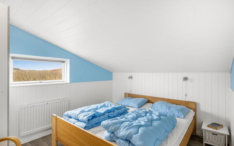Myra - 100M from the Sea: Hout, Slaapkamer, Plafond, Interieur Ontwerp, Bedding, Bed Frame, Laken, Bed, Hardwood, Linens