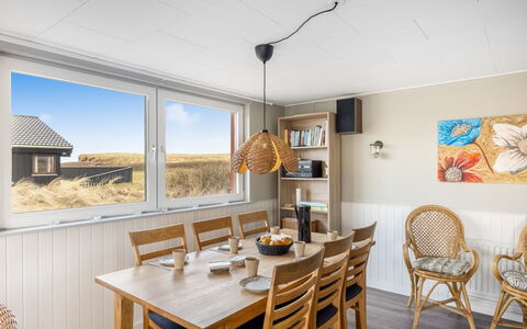 Myra - 100M from the Sea: Dak, Huis, Huis, Verblijf, Deur, Siding, Landgoed, Gazon, Werf, Veranda