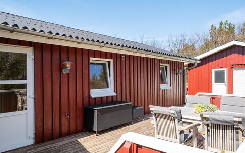 Ulfsten - 2Km from the Sea: Hout, Beits, Hardwood, Deur, Dek, Plank, Schaduw, Ontwerp, Timmerhout, Siding