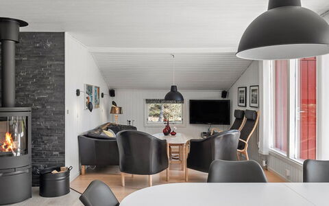 Ulfsten - 2Km from the Sea: Meubilair, Flooring, Interieur Ontwerp, Hout, Verdieping, Houten Vloer, Woonkamer, Huis, Tafel, Stoel
